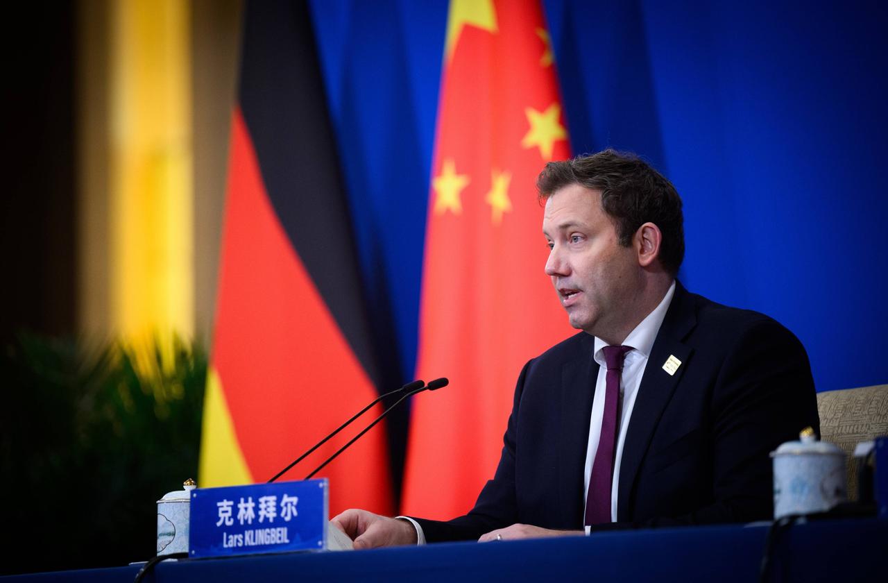 好大的口气！德国财长对华挑衅，想跟中国硬碰硬，为什么这些国家总是两面三刀？
 