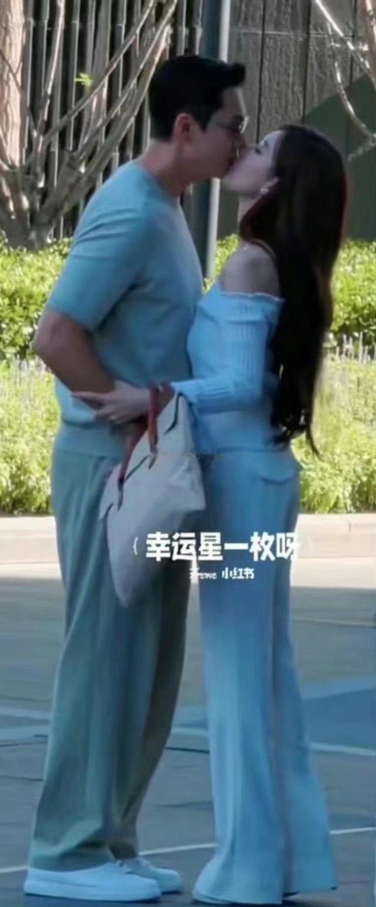 #赵露思陈伟霆亲吻路透##赵露思陈伟霆拥抱亲吻路透#赵露思陈伟霆许我耀眼亲吻路透