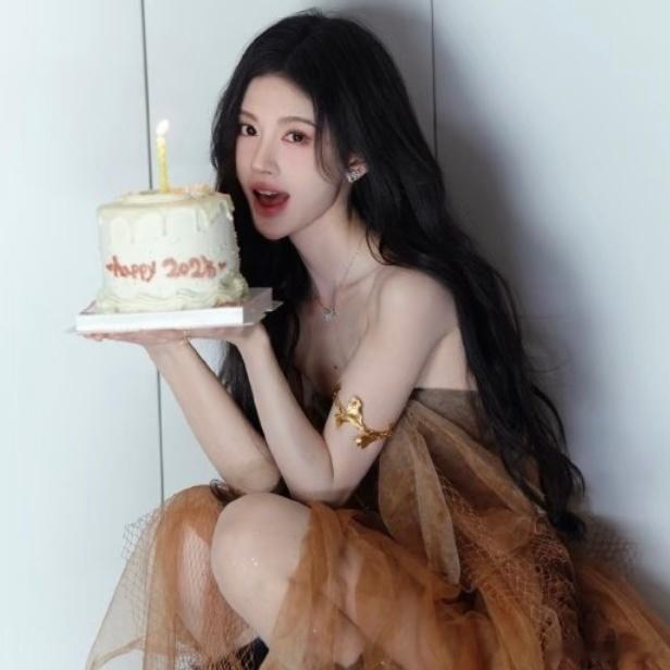 𝙒𝙚𝘾𝙝𝙖𝙩 ｜ 鞠婧祎棕色系女头｜🐷鞠婧祎初浔婧颖 ​​​