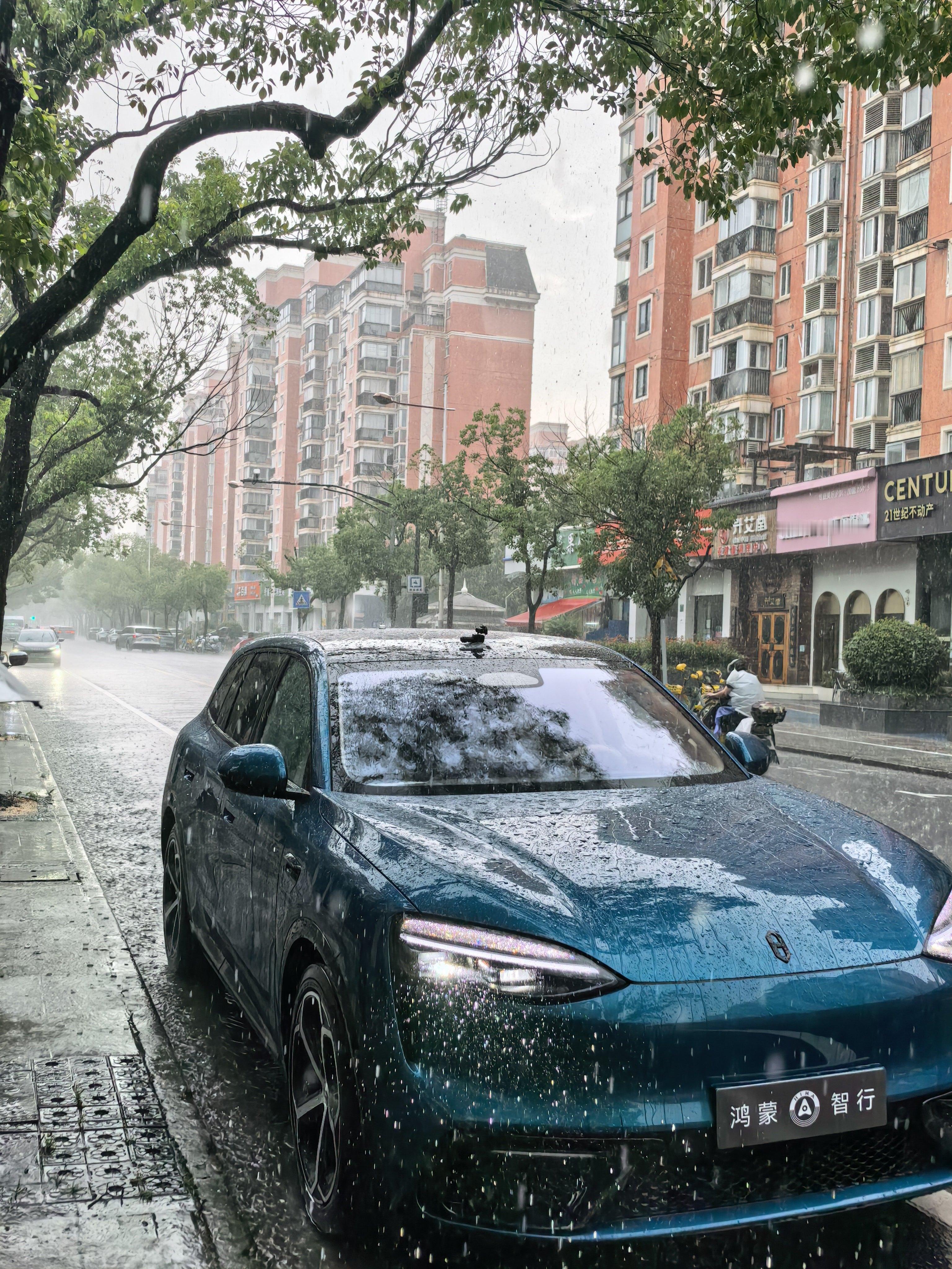 雷雨天，没想到舱内激光雷达这么厉害啊