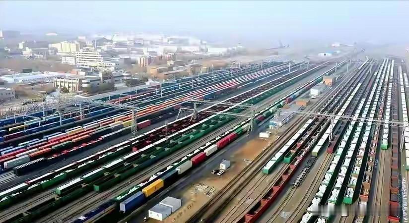 熬了30年终落地！中吉乌铁路全面开建，彻底打破中亚地缘枷锁
 
拖延三十年、一度