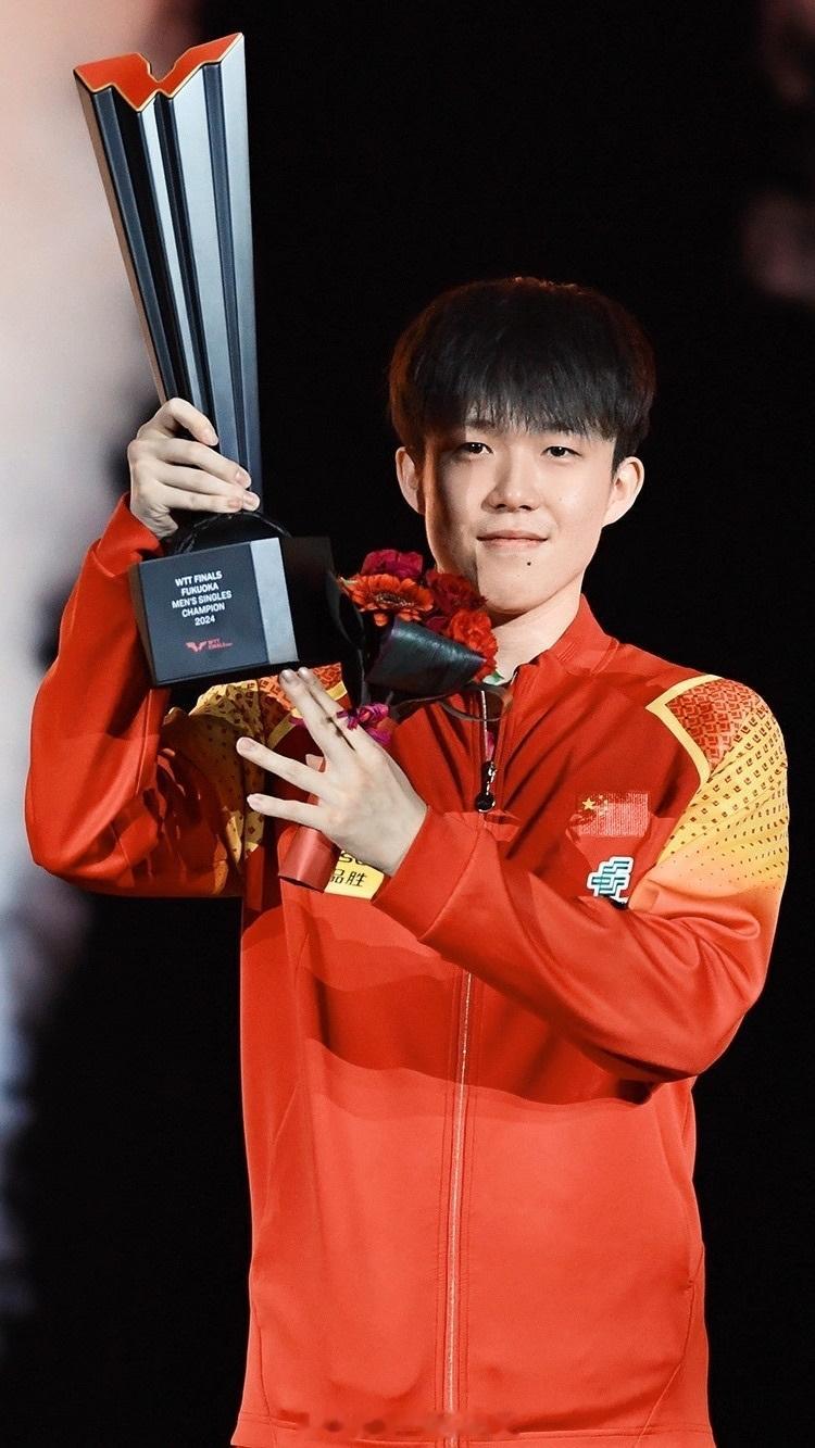 王楚钦首登男单年终世一 王楚钦超牛！ 