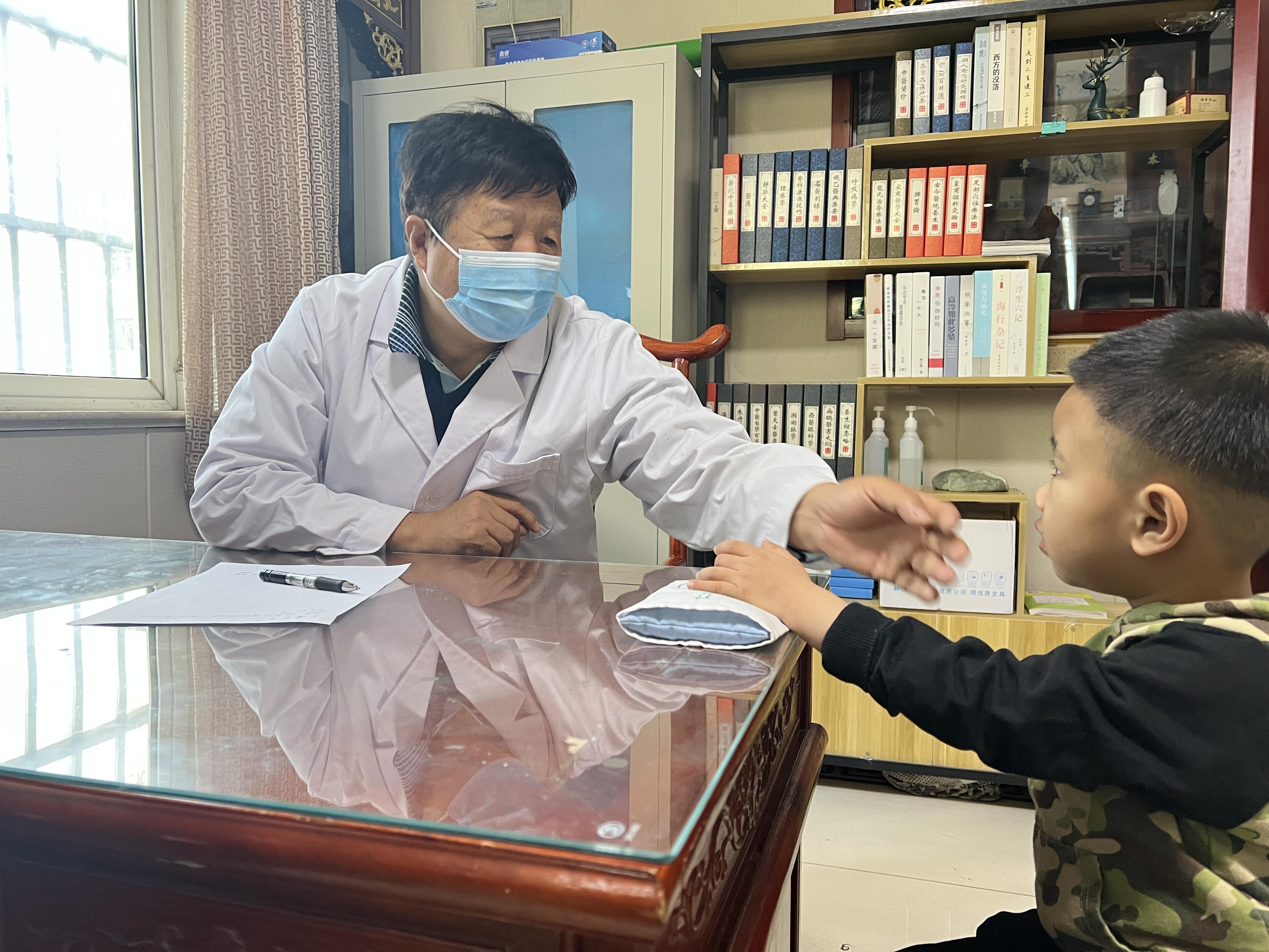 请允许孩子腺样体肥大，多管闲事只会害了孩子 我知道我今天的分享会得罪很...