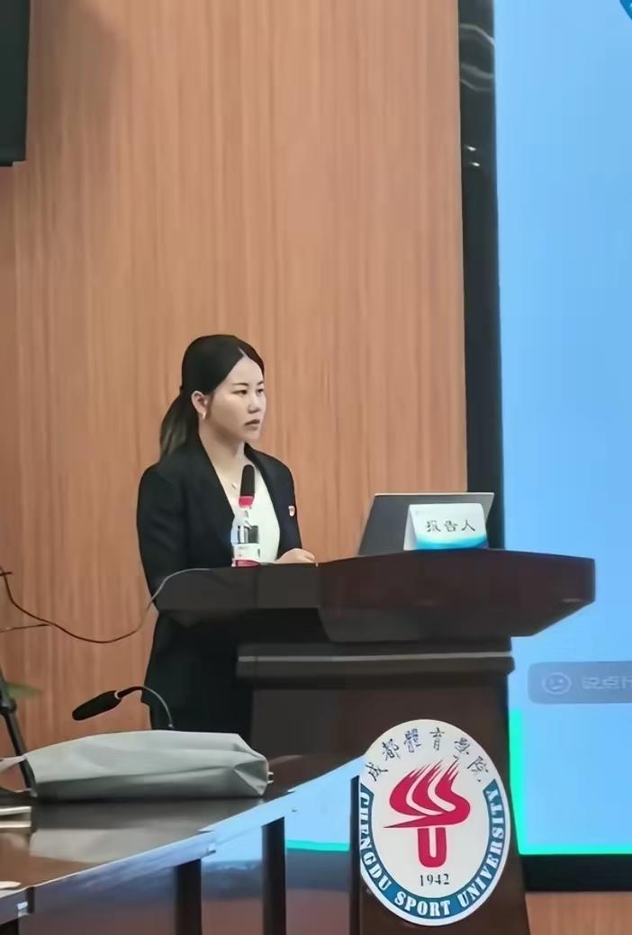 难怪找不到陈幸同参加全锦赛的赛程呢？原来去答辩论文去了！陈幸同活得很通透！乒乓球