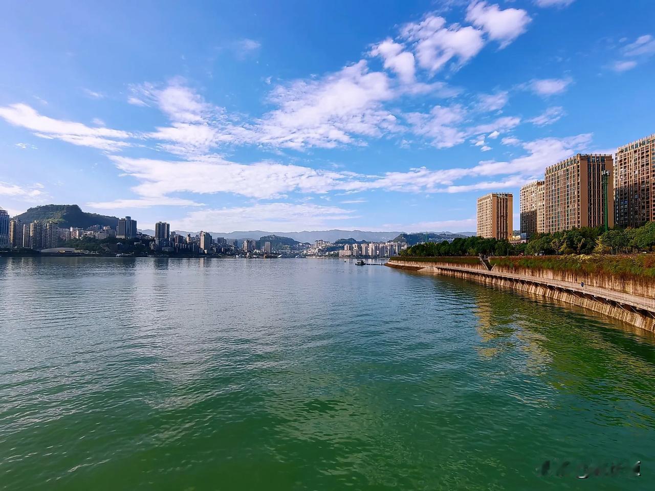 万州区水位167米，这里变海了！