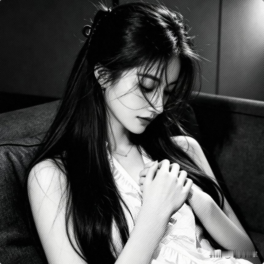 多情的女人——爱喝酒，
深情的女人——爱品茶，
无情的女人——爱爬山，
闲情的女