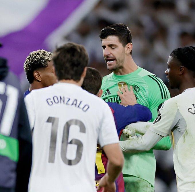 库尔图瓦：“亚马尔让国家德比的竞争更加激烈了。”