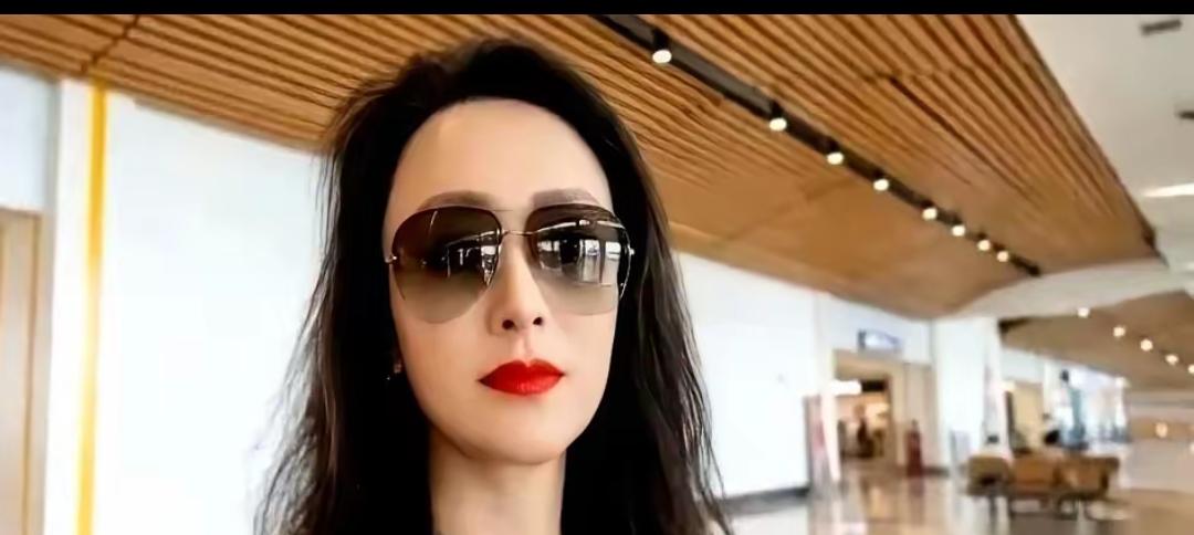 据红星新闻报道，50岁的华人女子于婷在希腊失踪整整一个月，她没带护照没带钱，连家