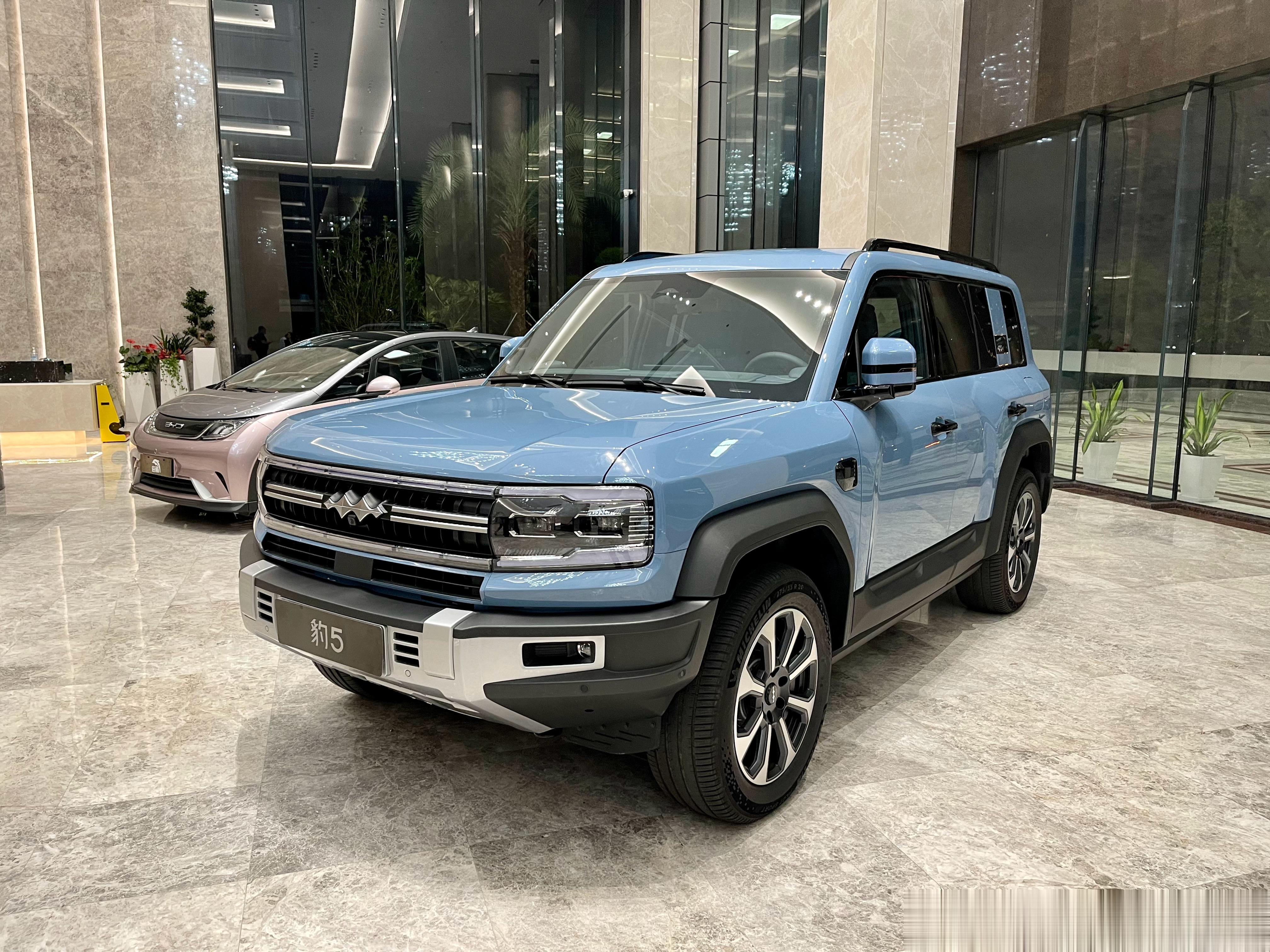 #shen车视界# 豹5正式发布，起价不到30万，打算抽空去试试。本来想等等国产