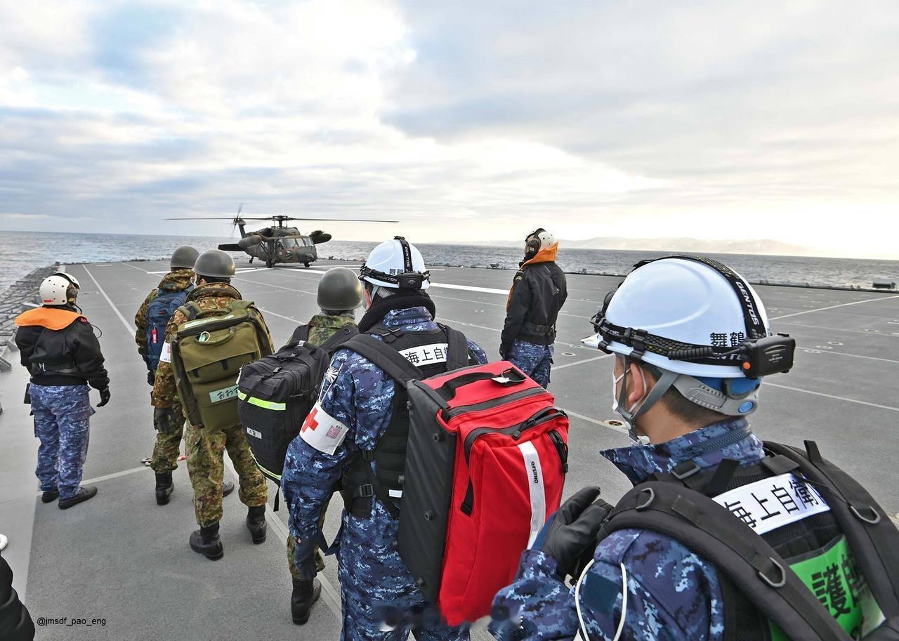 地震第17天：美军两架黑鹰直升机，今天赴能登半岛地震灾区参与救援。美国驻日大使发