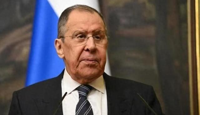 俄罗斯直接把桌子掀了。外长拉夫罗夫，面对着全世界的镜头，一个字一个字地讲：“协议