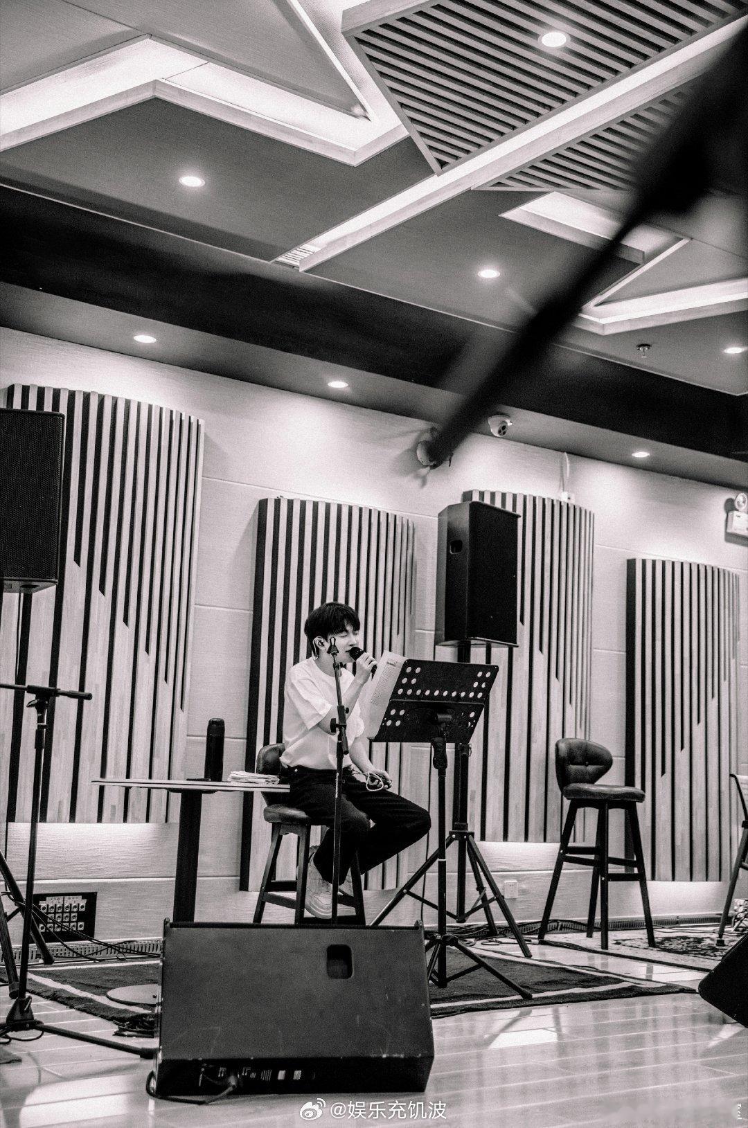 周深红尘慌慌周深百花杀主题曲红尘慌慌周深还是孟子义邀请来唱的正因为孟子义的真诚邀