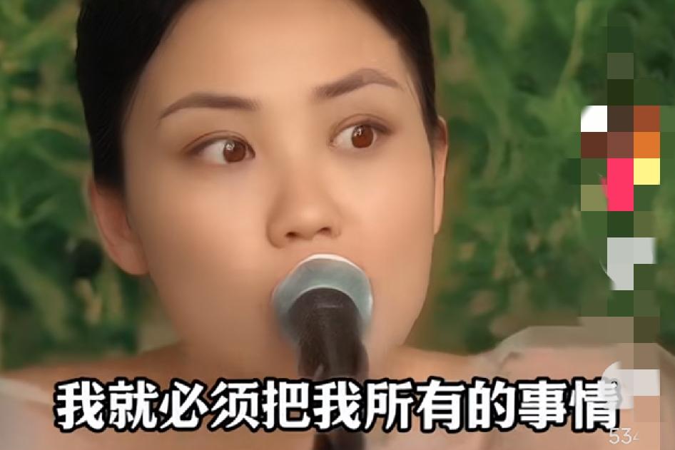 王菲清醒傲骨、棱角分明，一辈子边界感刻在骨子里。
99新专辑发布会，记者偏离宣传