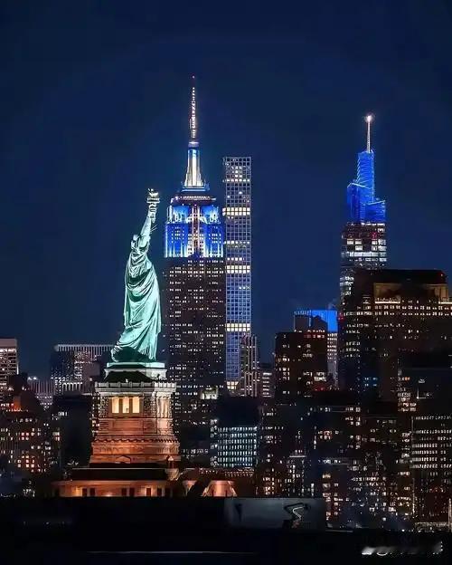 知道发达国家不止是经济发达。
 
每当看到外国博主夸中国的视频都会觉得愉悦，但看
