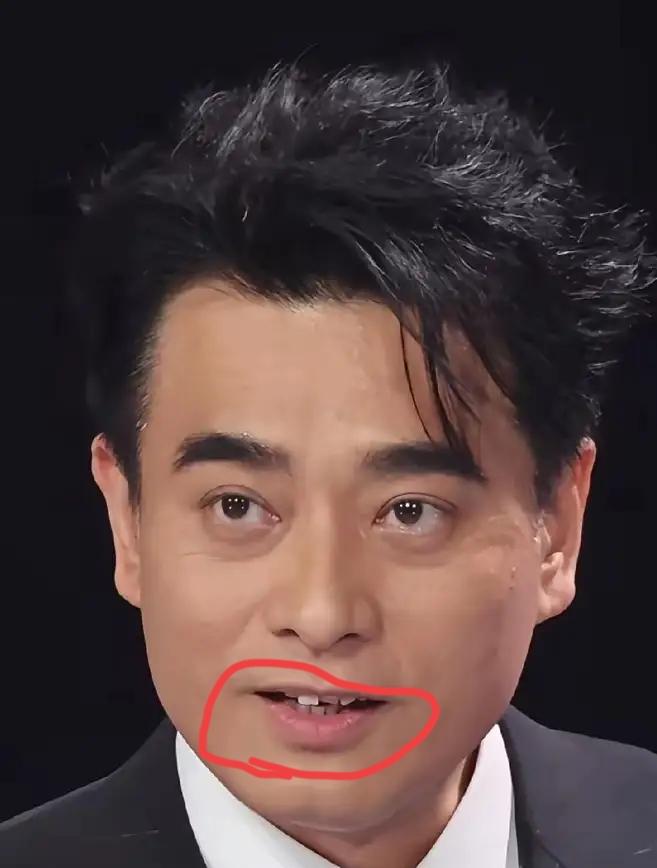 我的天，刚刚刷到陈龙的近照，我差点没认出来！我说的就是那个演了蒙大统领以及陶陶的