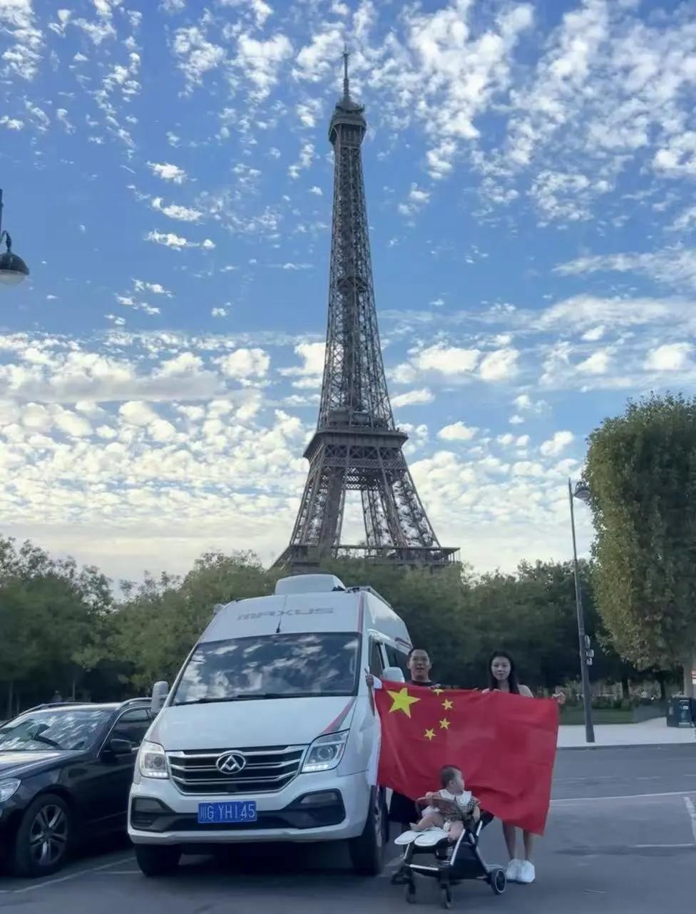 🐒90后成都夫妻为了哄半岁娃睡觉，直接开着国产车从成都往冰岛走，84天跑完2万