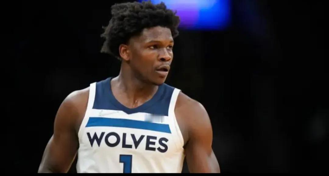 NBA——今日比赛球星红黑榜单
今日球星，胜负有责，红黑榜单，一一呈现。
红榜者