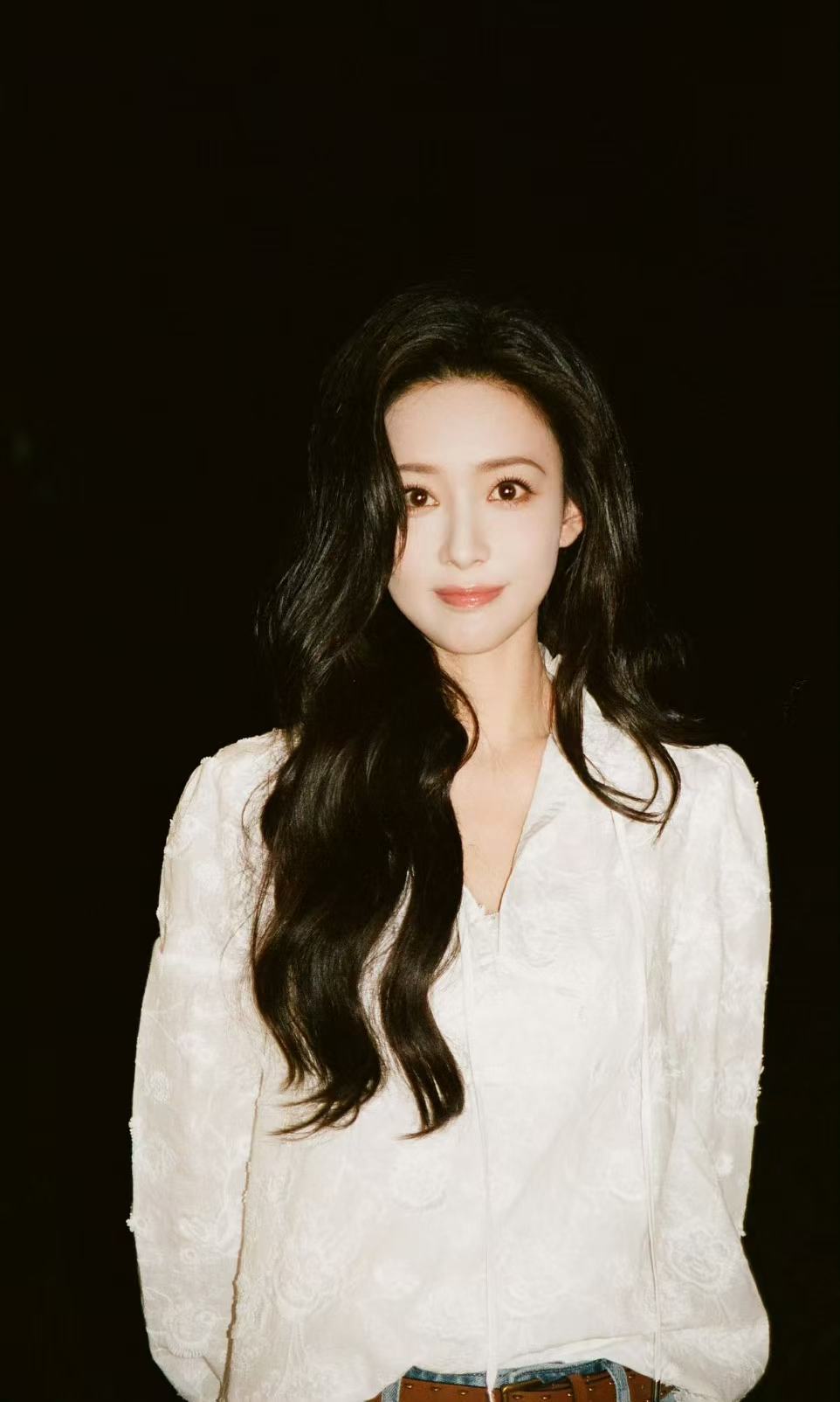 孟子义在海口收集夏天孟子义捧花照孟子义在海口收集夏天，扑面而来的香气哇！ 