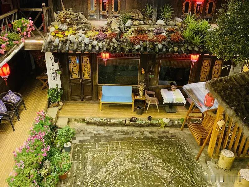 大家出去旅游喜欢住民宿吗? 出去旅游，我还挺喜欢住民宿的。之前去丽江，住了一家古