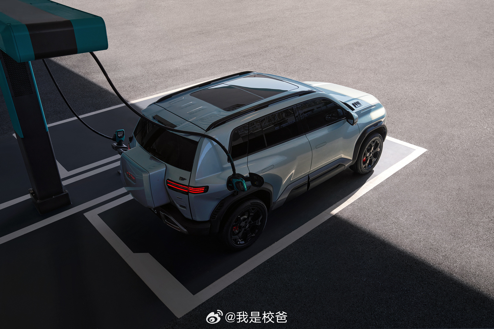 比亚迪闪充中国战略 长途充电体验大幅提升 比亚迪第5000座闪充站运营 近日，比