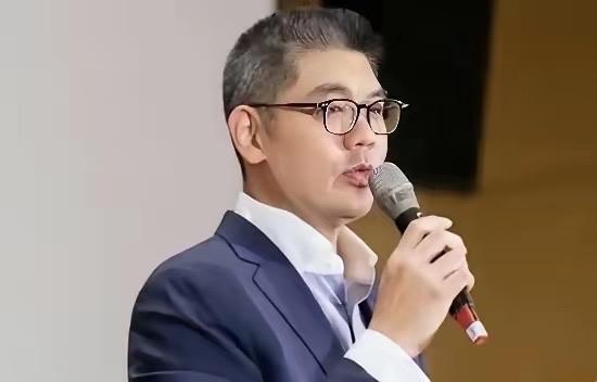 总算看到国民党内终于有一个人间清醒的人出现，他就是国民党二把手连胜文！

连胜文