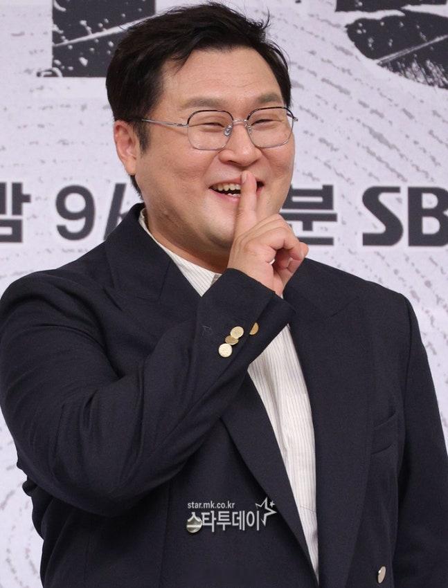 【《金部长》尹敬浩登上2026年7月演员品牌口碑第1位】韩国企业评价研究所表示: