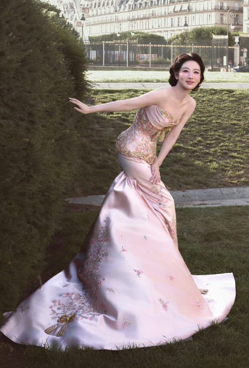 杨紫获白玉兰视后为何争议难平最大的争议就杨紫拿奖太晚了‼️‼️演技那么好，爆剧那