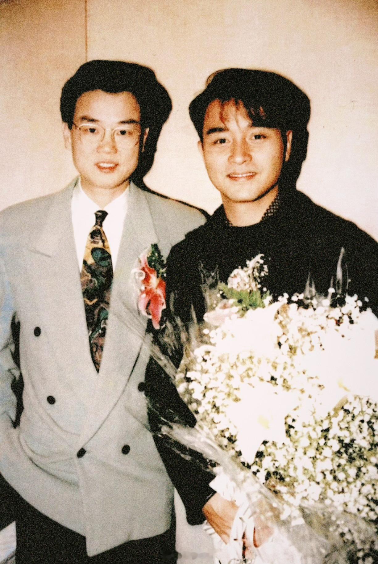 张国荣影讯 大湾区的荣迷别错过！张国荣张国荣 主演两部经典贺岁港片，【花田喜事】