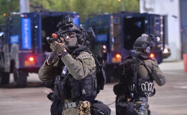 曾有言论称，香港警队不换装国产装备是因为技术不行，然后德国就信了。断供MP5后，