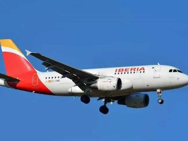 【】当地时间22日获悉，多家航空公司开始取消往返委内瑞拉的航班。取消的航班包括哥