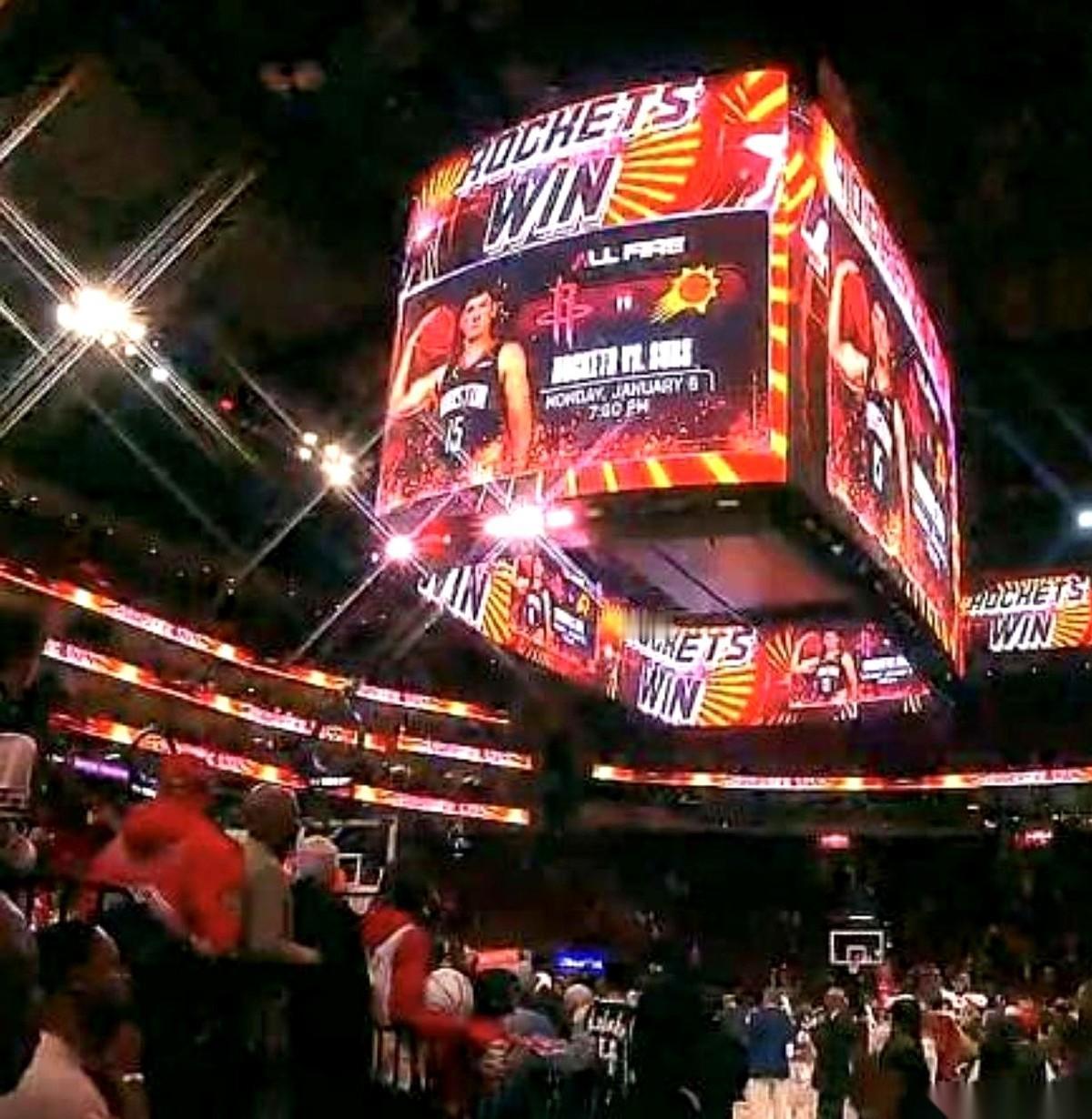 好家伙，我直接一个好家伙。
人家太阳打雷霆，直接就把艾伦给按板凳上了，说是轮休。