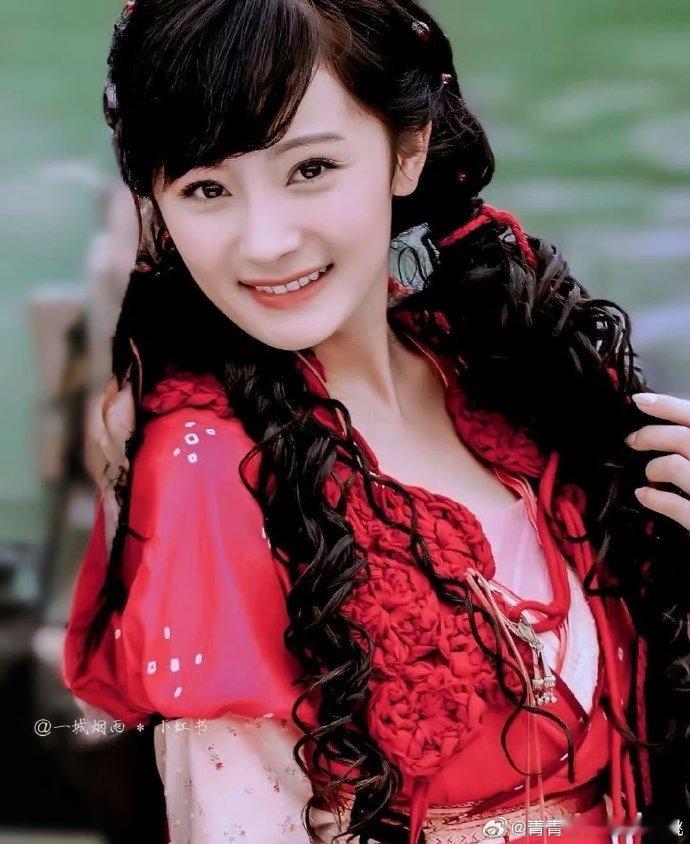 古装剧里乱蓬蓬可爱双马尾造型，喜欢哪一个？虞书欣、白鹿、陈都灵、田曦薇、鞠婧祎、