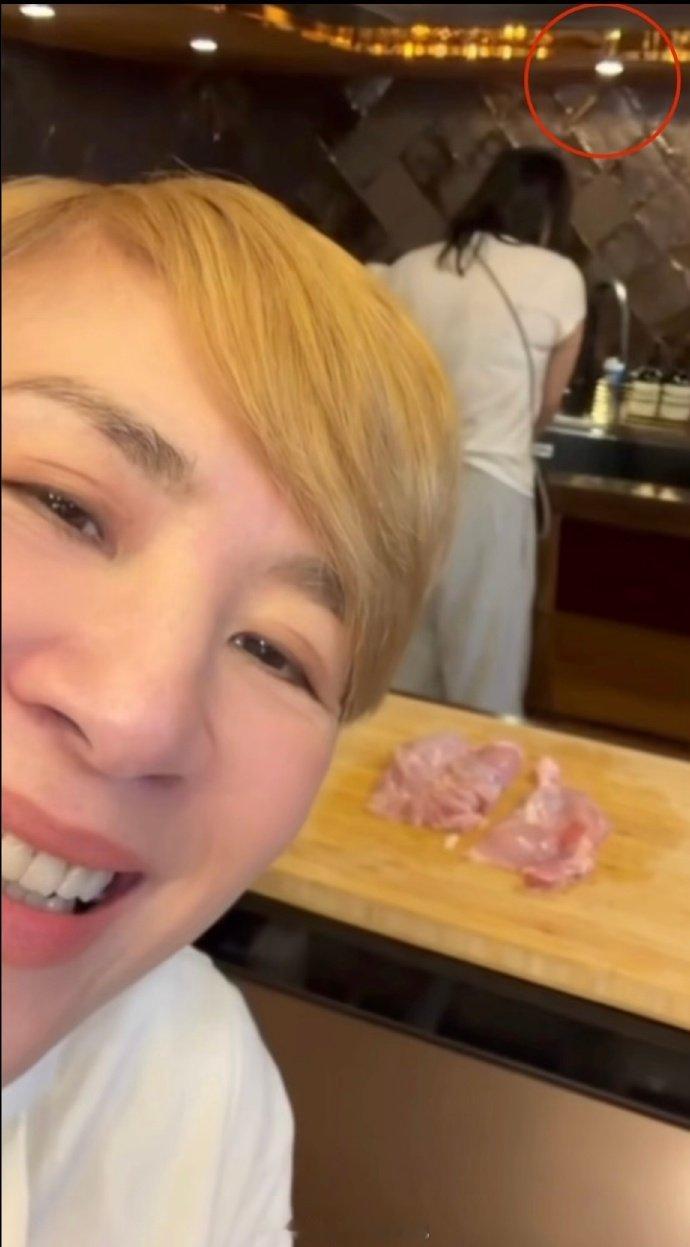 李超吴彤抢人花少一路繁花导演抢人 李超吴彤抢人 一路繁花拟邀吴君如，之前不是在传