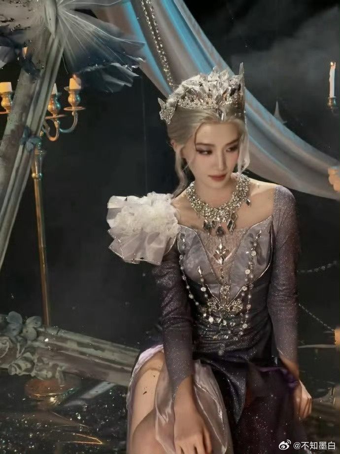 卢昱晓完全傲娇大小姐 怎么能这么美哇！！！下辈子能不能让我也用这张脸活一次卢昱晓