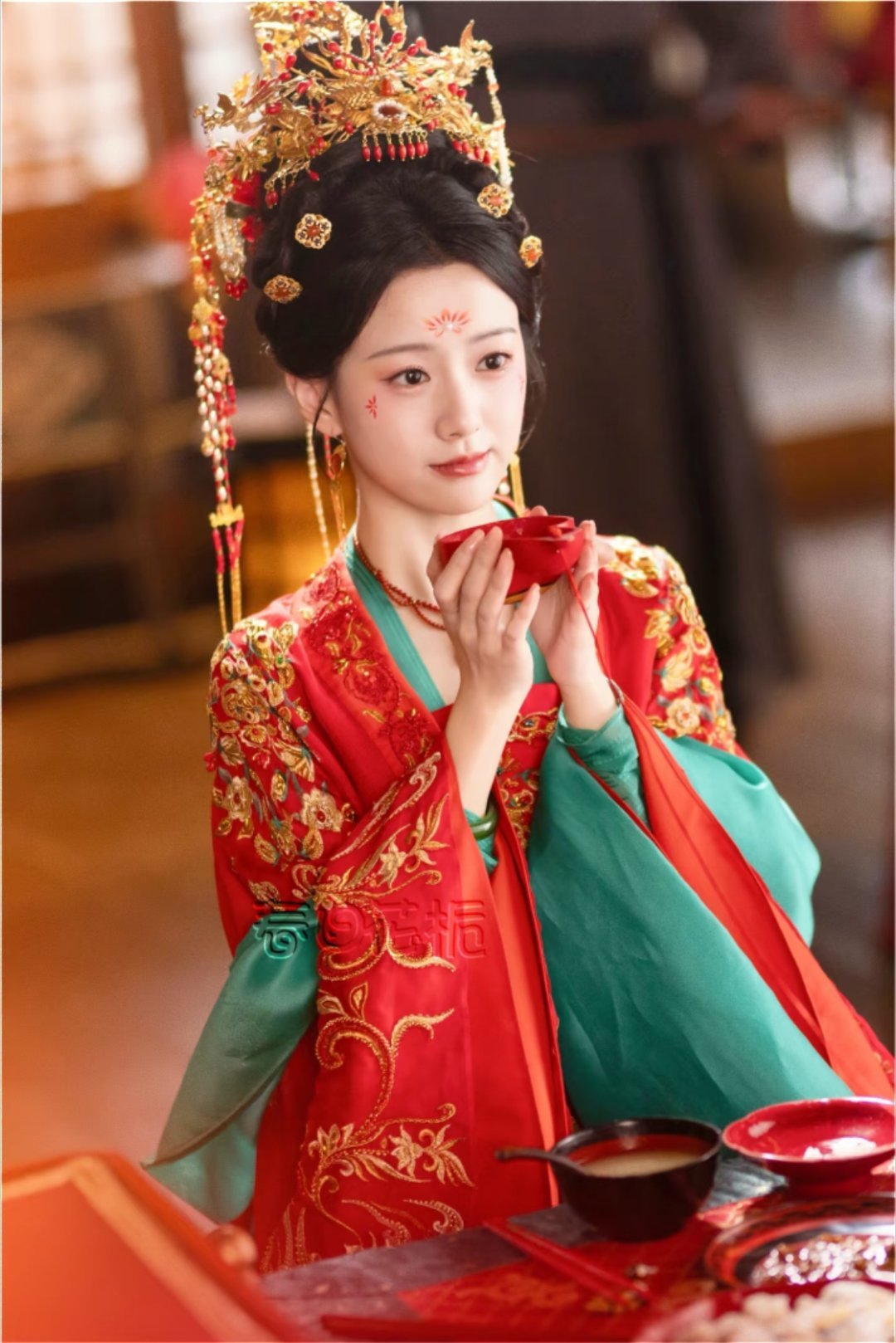 盘点女明星古装婚服造型：周也｜虞书欣｜田曦薇鞠婧祎｜孟子义｜宋祖儿邓恩熙｜包上恩