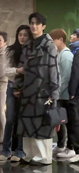 我爱死这一幕了啊啊啊啊啊  活泼可爱小女孩和优雅绅士贵公子（我土我先说了||毓言