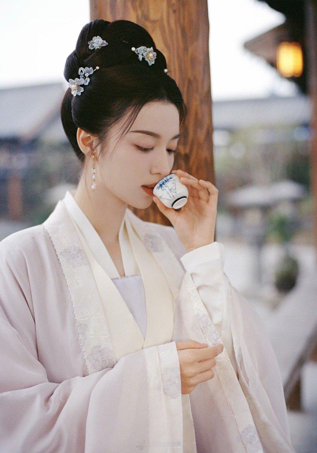 #王楚然忙得过来吗#、#王楚然真的好忙#王楚然忙得过来吗？啊啊，可以有啊，王楚然