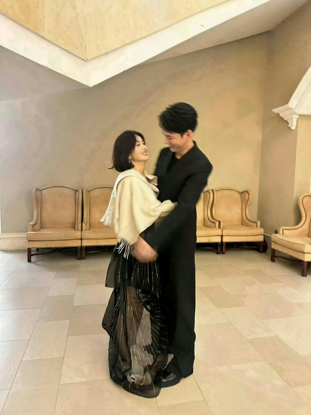 王仁君获奖赵丽颖belike我们盛家儿女最有出息！ ​​​