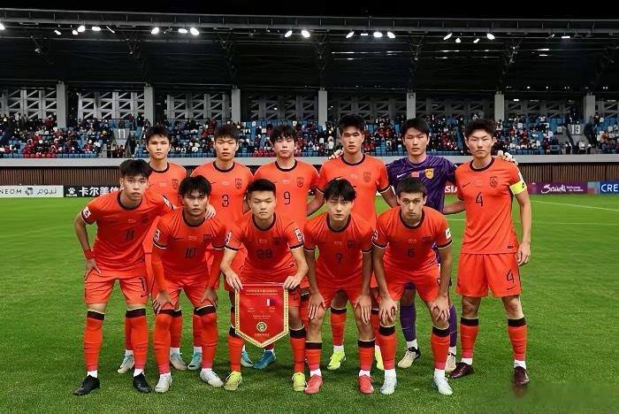 中国足球的人才转化率长期低迷。以去年国为例，除王钰栋、杨希、毛伟杰已稳固占据中超