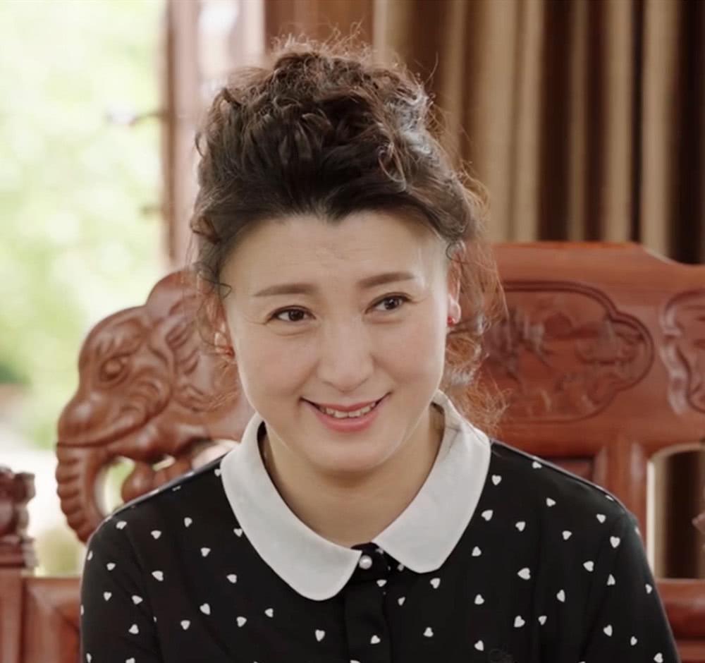 证据实锤！
闫学晶偷税恐面临 7 年牢狱？

直播带货佣金上亿，
纳税申报才几万