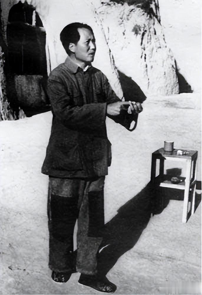毛泽东最喜欢自己的照片是哪一张？
许多人不知道。
进入七十年代后，毛主席已是垂暮