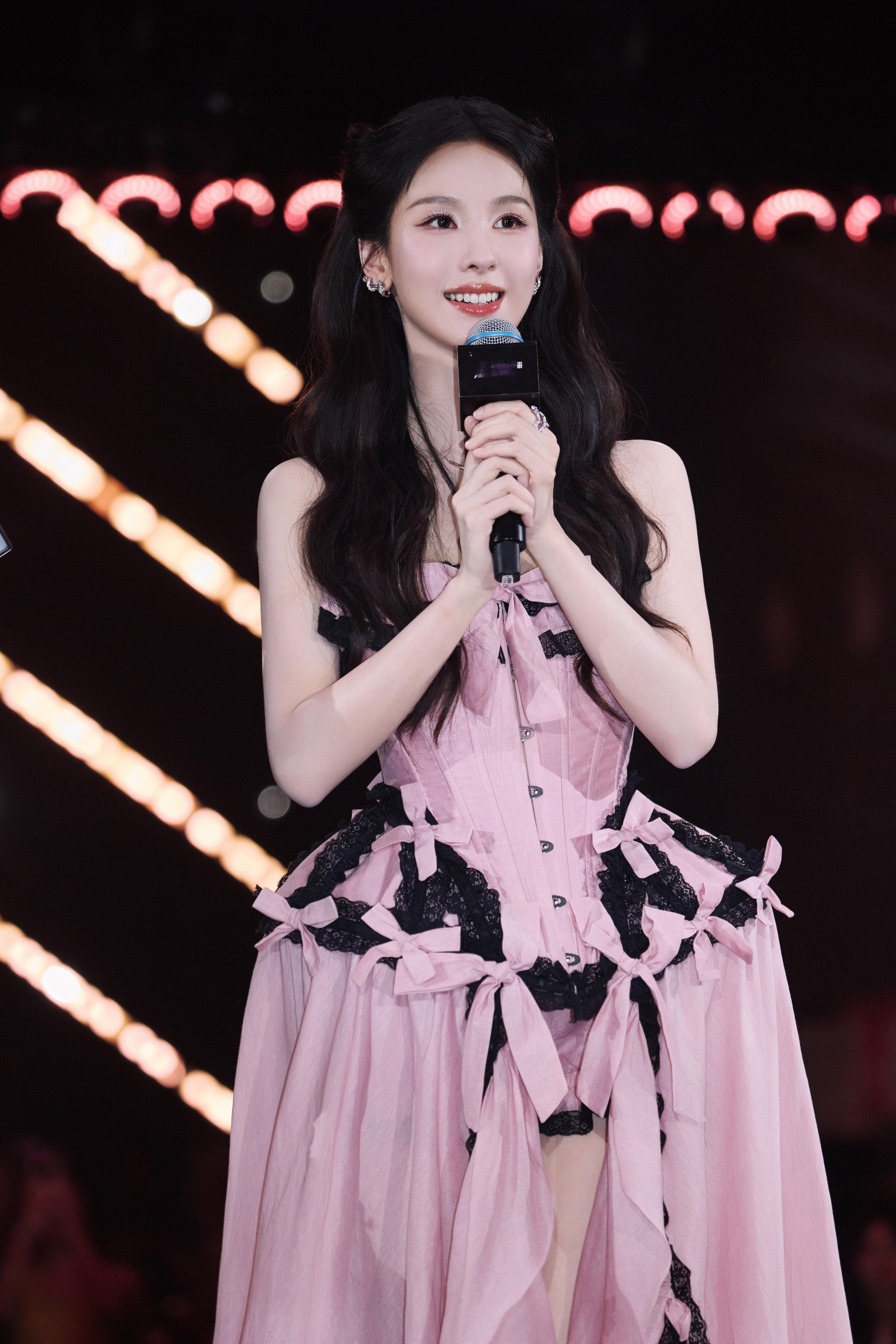 陈都灵 