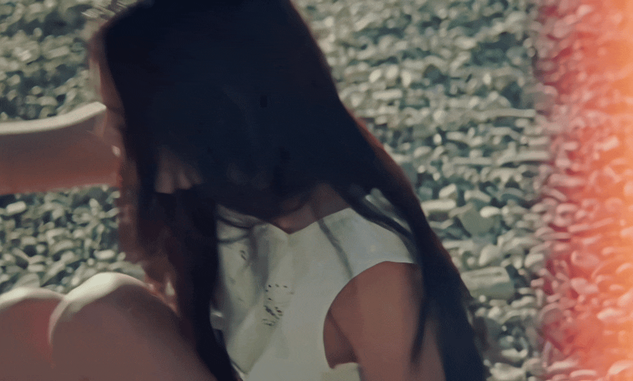 Jennie新歌MV疑似走光Jennie新歌MV镜头引发疑似走光热议，画面只是大