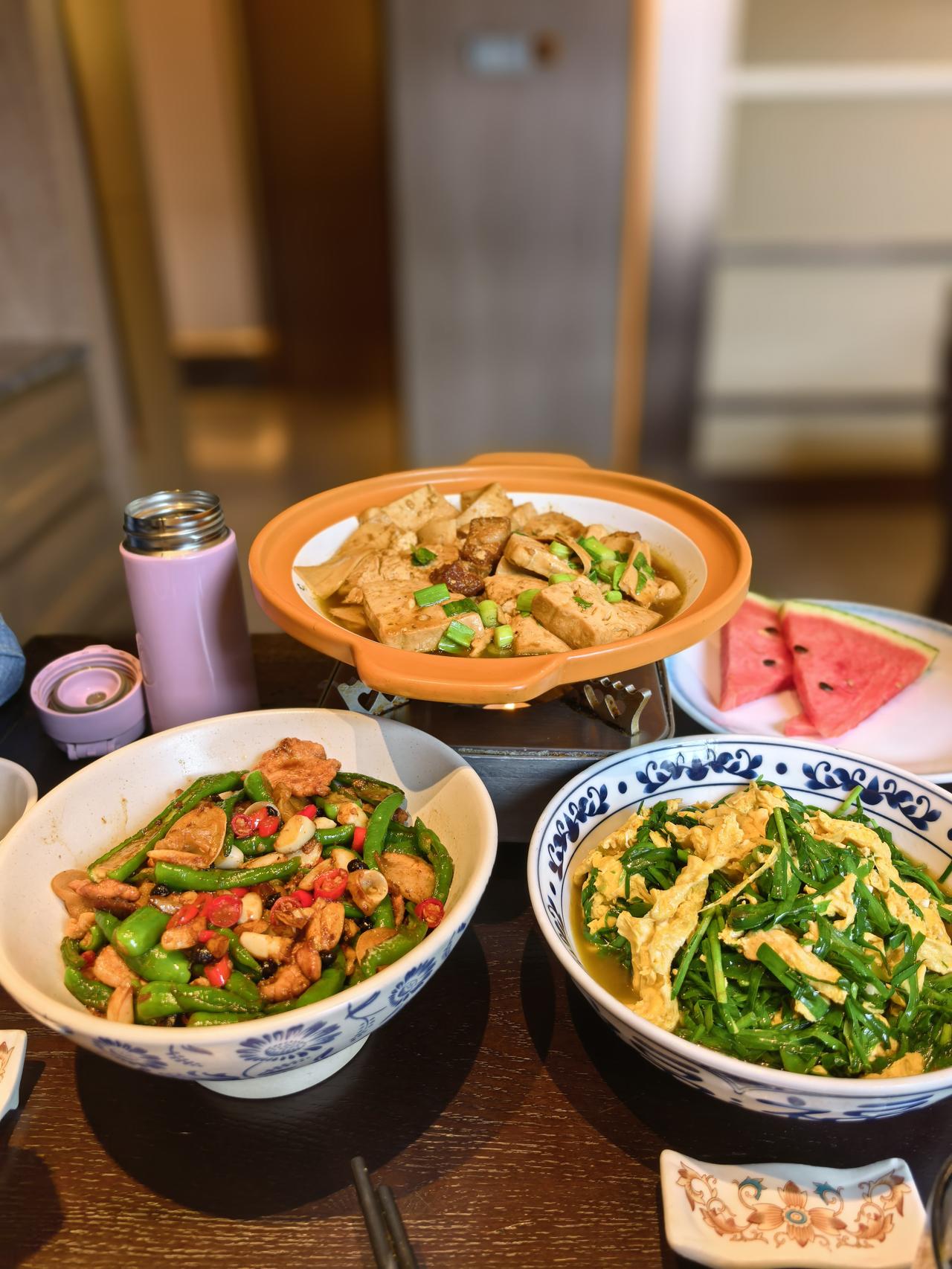 酒龄四十年，如今我已经成功戒酒268天，全程滴酒未沾。
 
看着一天天增长的戒酒