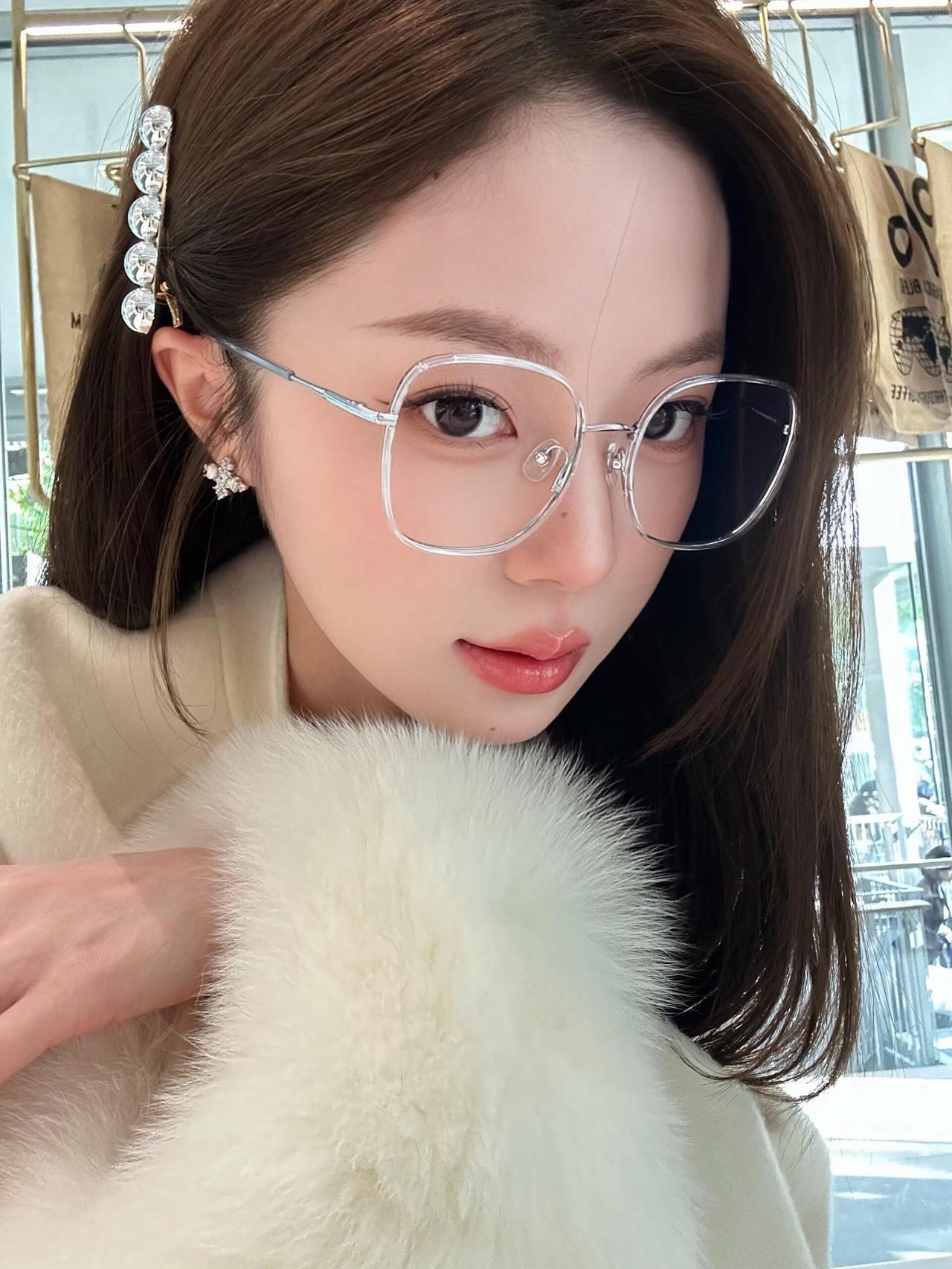 好喜欢这种毛毛的感觉温柔慵懒感 懒懒更舒服 舒服又美 ootd 感觉至上 穿搭 