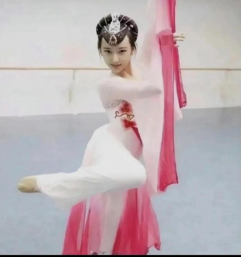 程潇幼年期 和完全体比如何？ 