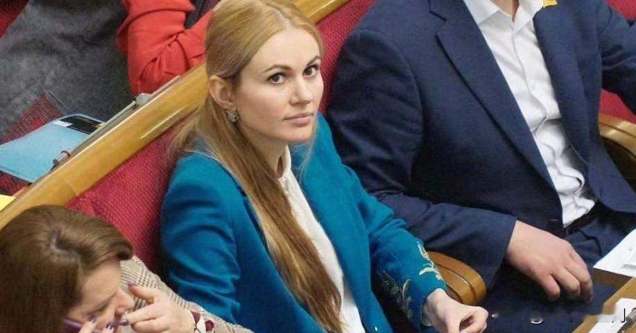 ‼️ 乌克兰国家反腐败局、特别行动局和国家安全局正在对人民代表安娜·斯科罗霍德的