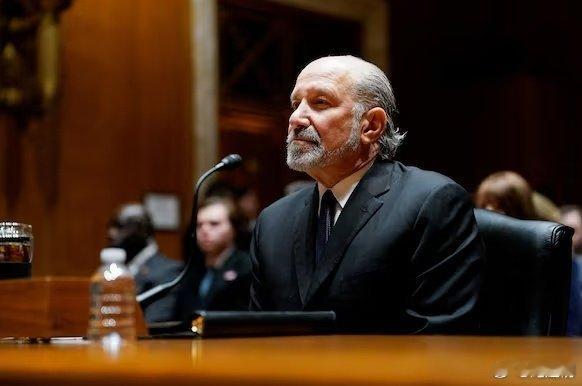 美商务部长承认曾去过萝莉岛爱泼斯坦文件继续冲击美国政坛，商务部长卢特尼克首当其冲