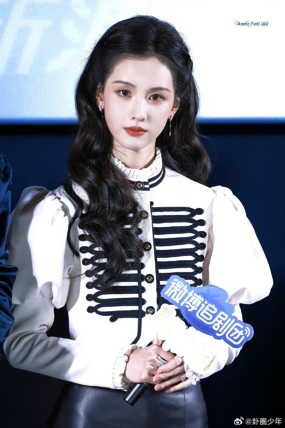 陈都灵骑士公主装造型 陈都灵甜到心化，骑士公主造型也太灵动啦 