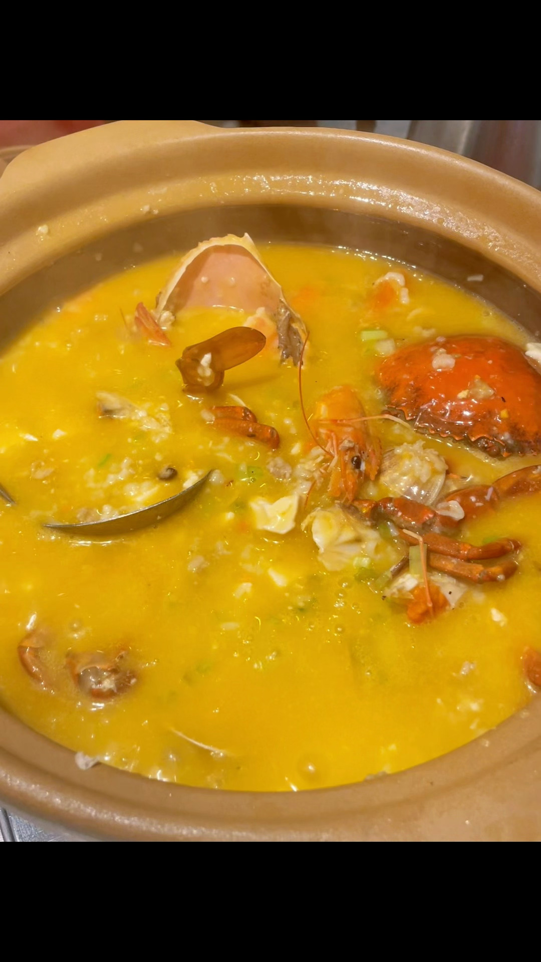 泉州第一顿现炒痛风锅，因为海鲜粥实在太鲜了，暴食了三大碗。 